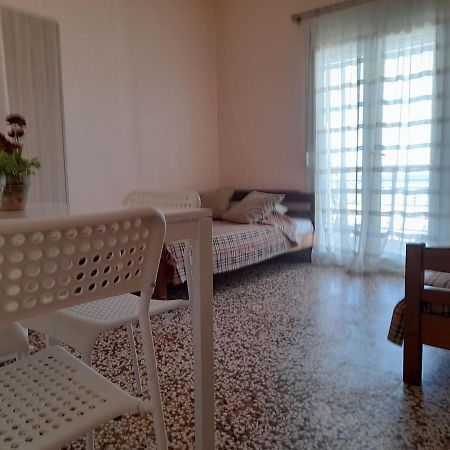 Isalos Apartments Studios Neo Epivates Zewnętrze zdjęcie