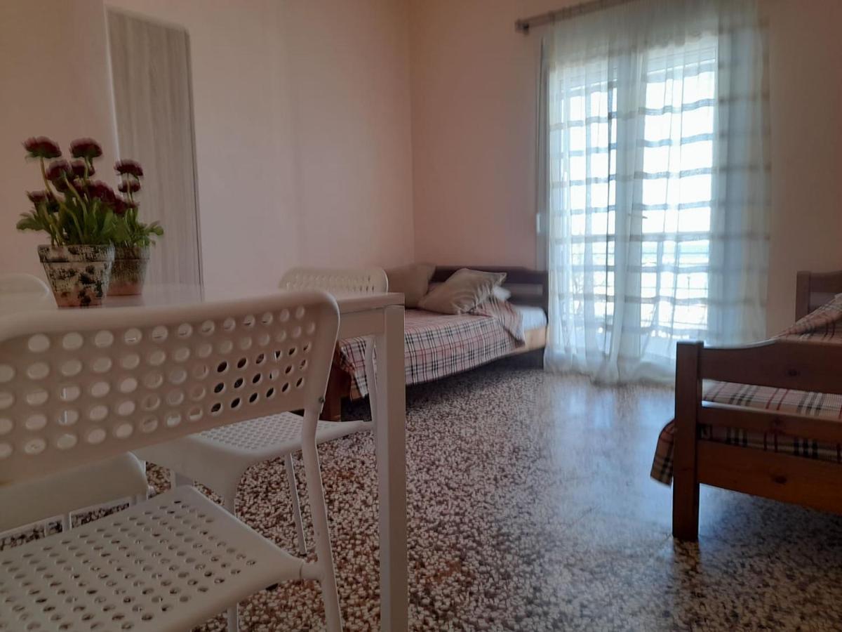 Isalos Apartments Studios Neo Epivates Zewnętrze zdjęcie
