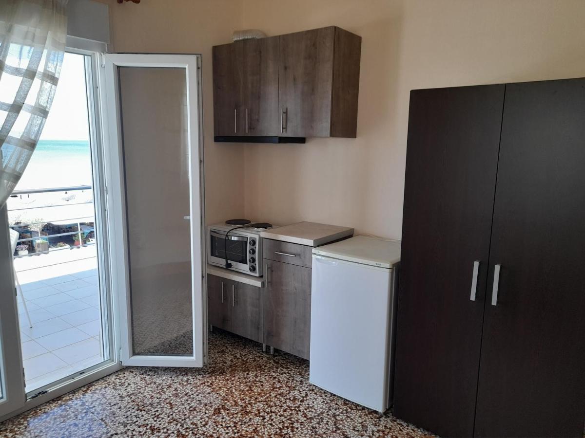Isalos Apartments Studios Neo Epivates Zewnętrze zdjęcie